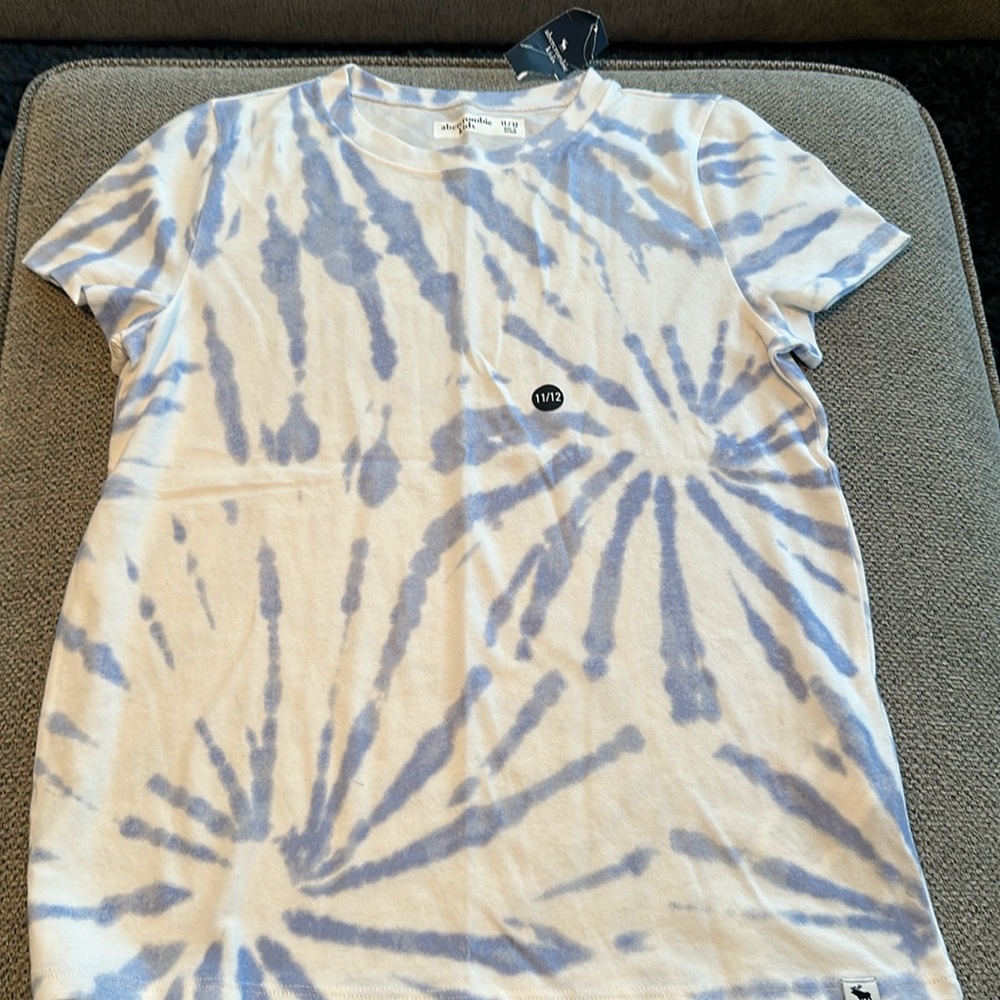 A&F kids tie dye shirt